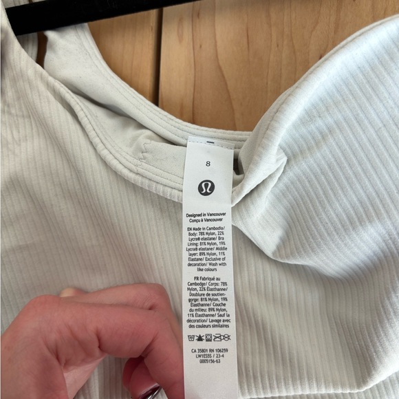 Lululemon Ribbed Nulu Asymmetrical Yoga Tank Size 8 - Picture 4 of 4